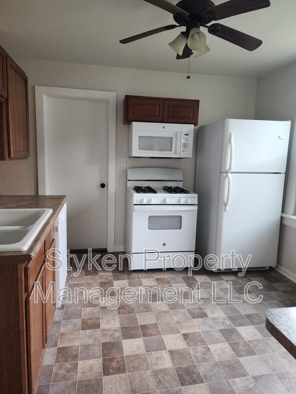 142 N Fulton Ave - Photo 2 of 6