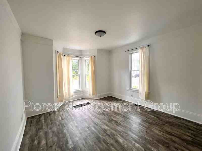 18 Maple St #A - Photo 6 of 11