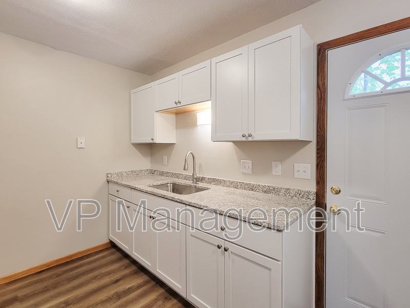 15 Park Crest Ct - Photo 2 of 10