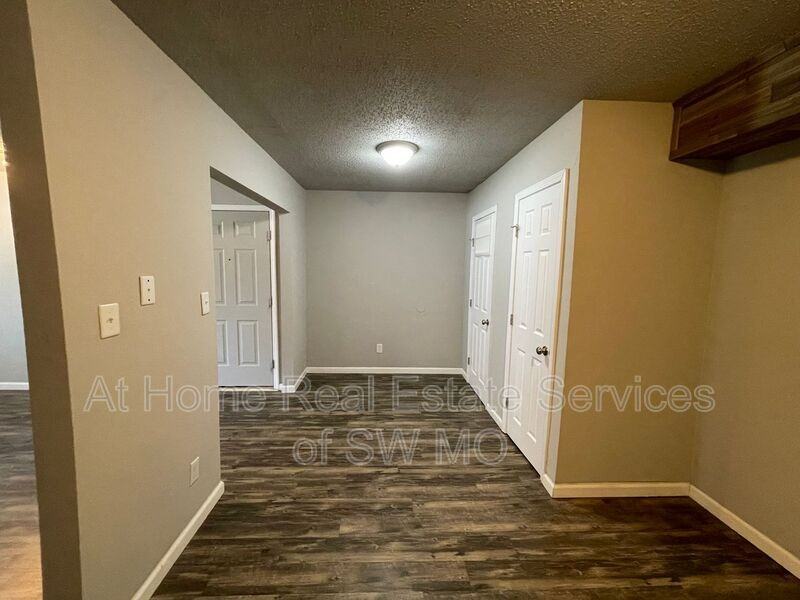 712 E Sunshine St #C15 - Photo 4 of 8