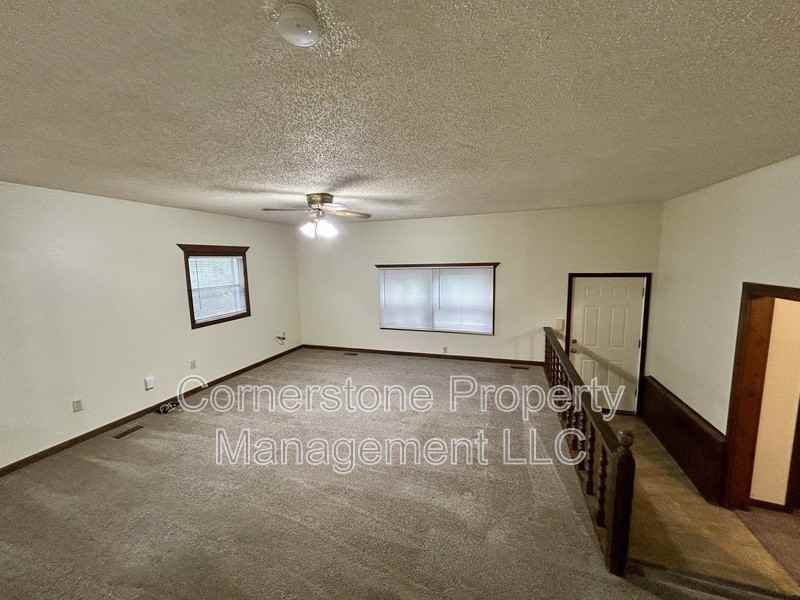 627 Ash St - Photo 3 of 6