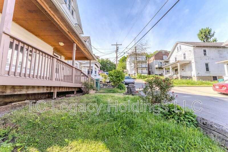 411 S 7th St - Photo 3 of 38