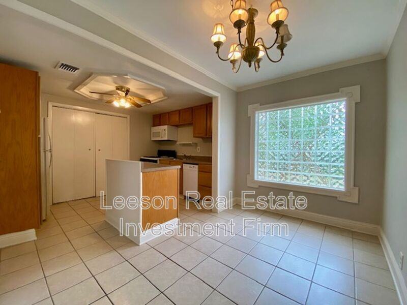 831 Stephenson St - Photo 5 of 12