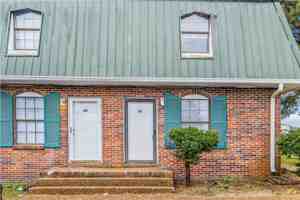 featured image of 1041 Woods Ferry Rd