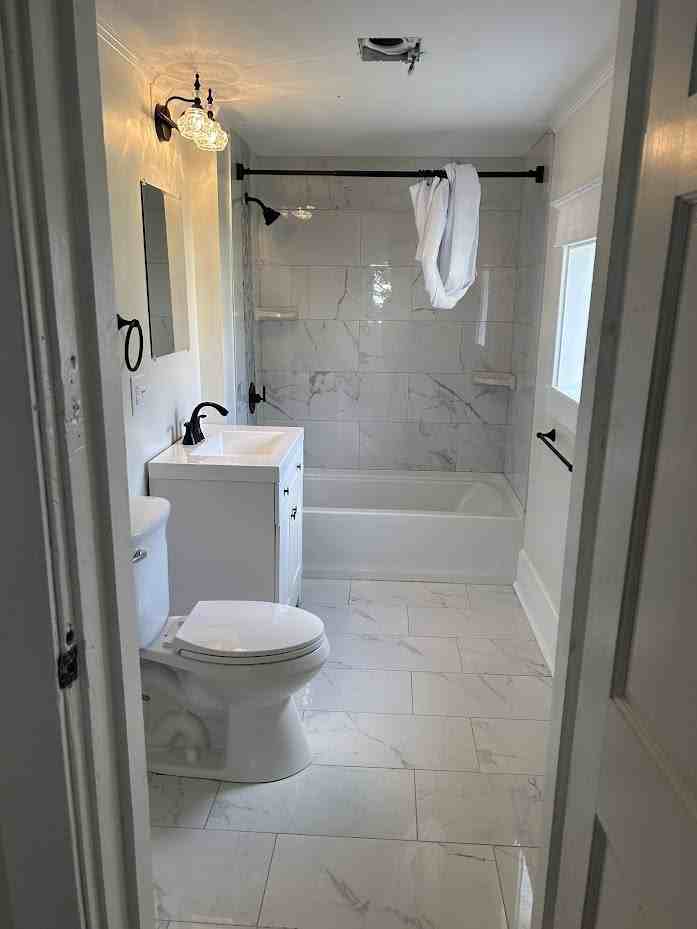 1028 Pennsylvania Avenue - Photo 7 of 17