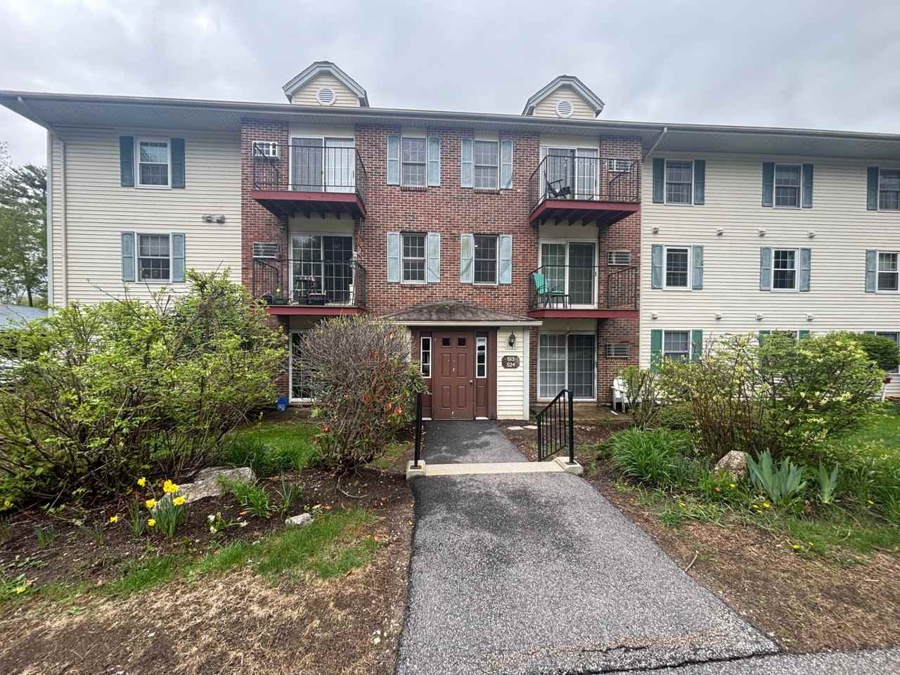 130 Endicott Street North - Photo 2 of 26