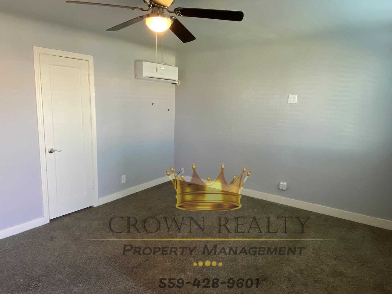 240 S West St - Photo 3 of 7