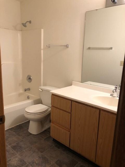 Emmsen-Hill - Photo 2 of 12