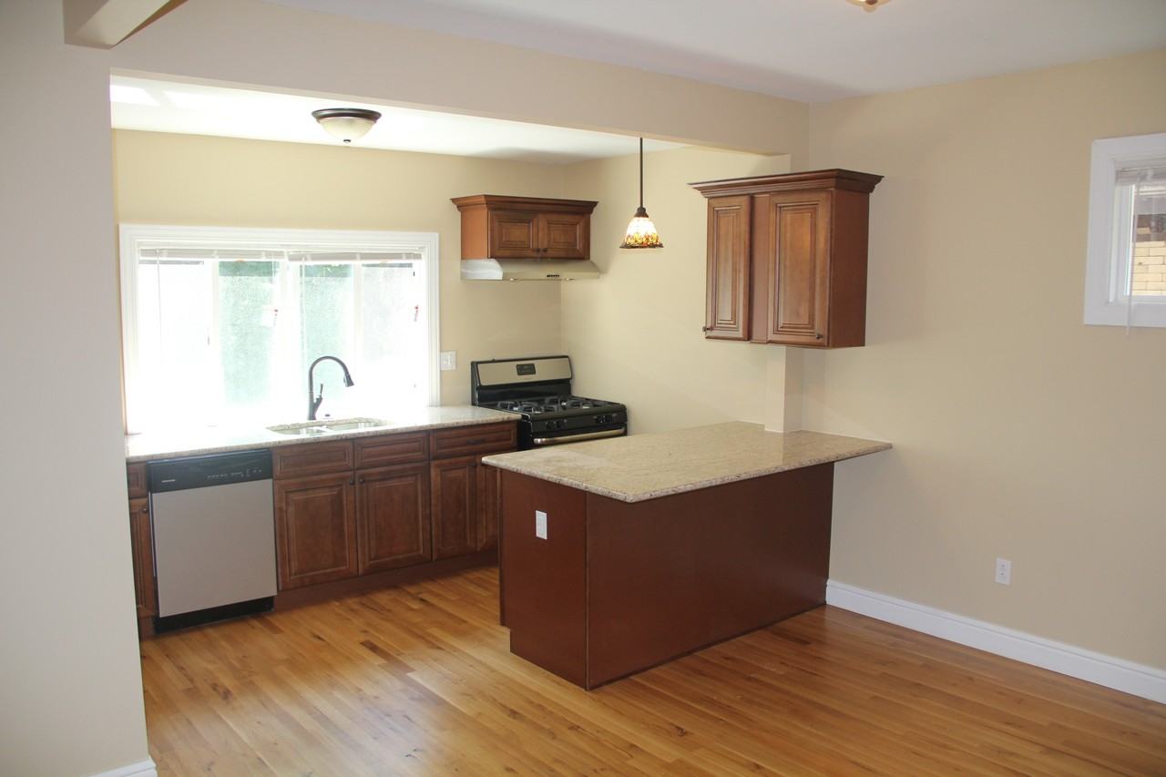 5836 Beacon - Photo 4 of 9