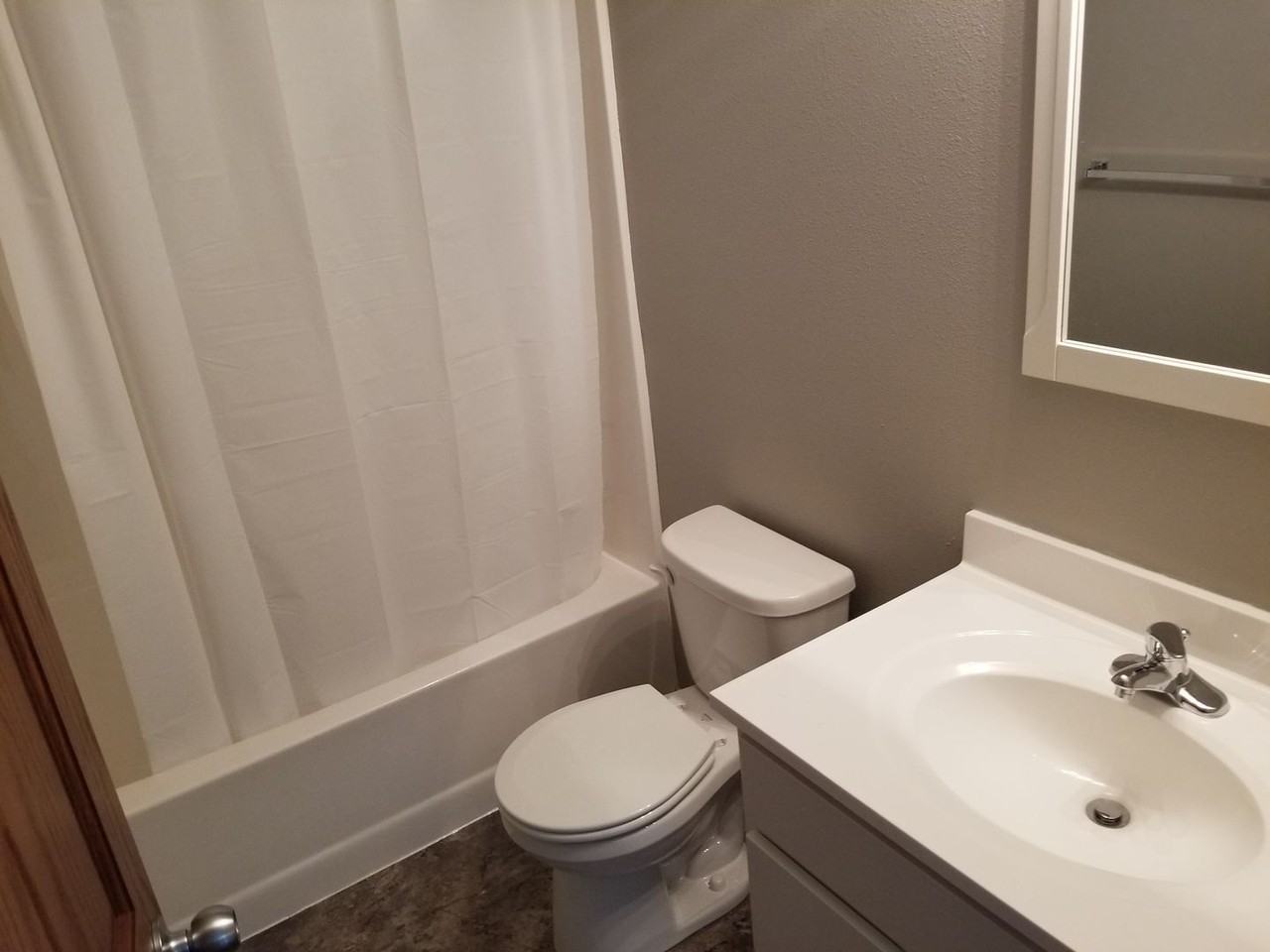 The Overlook Apartments - Photo 6 of 31