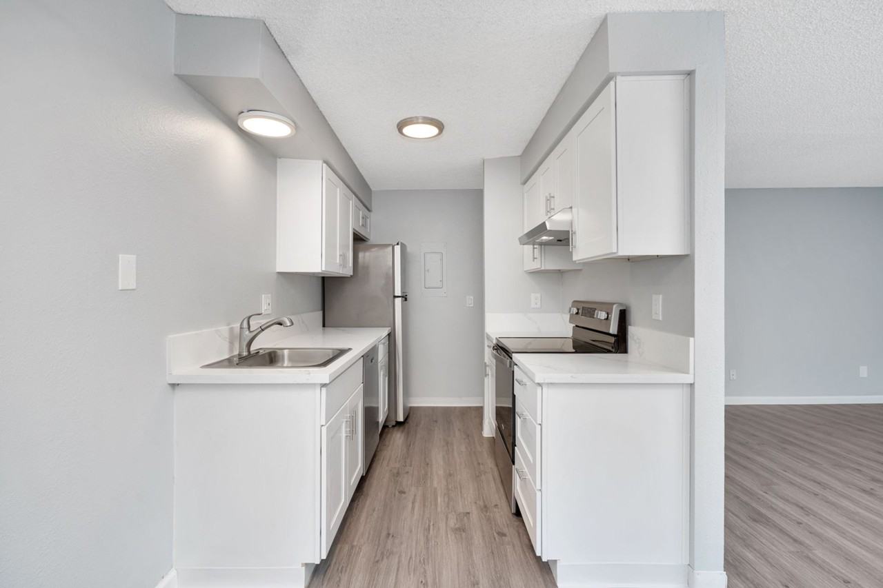 Tyee Apartments - Photo 5 of 50