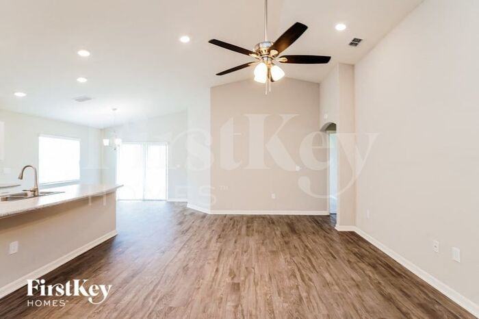 121 Foxtail Loop - Photo 2 of 15