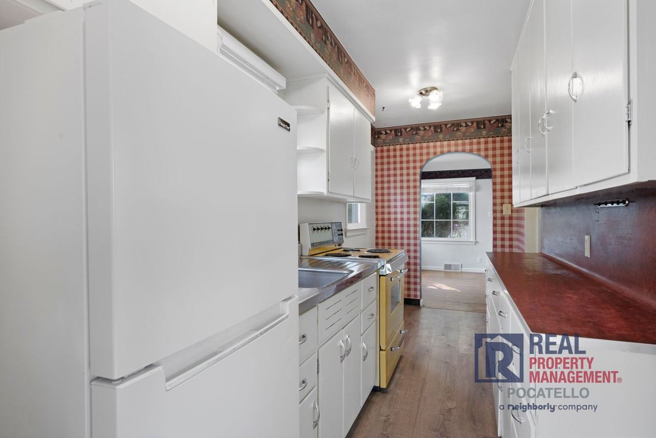 1526 S 3rd Ave - Photo 3 of 16