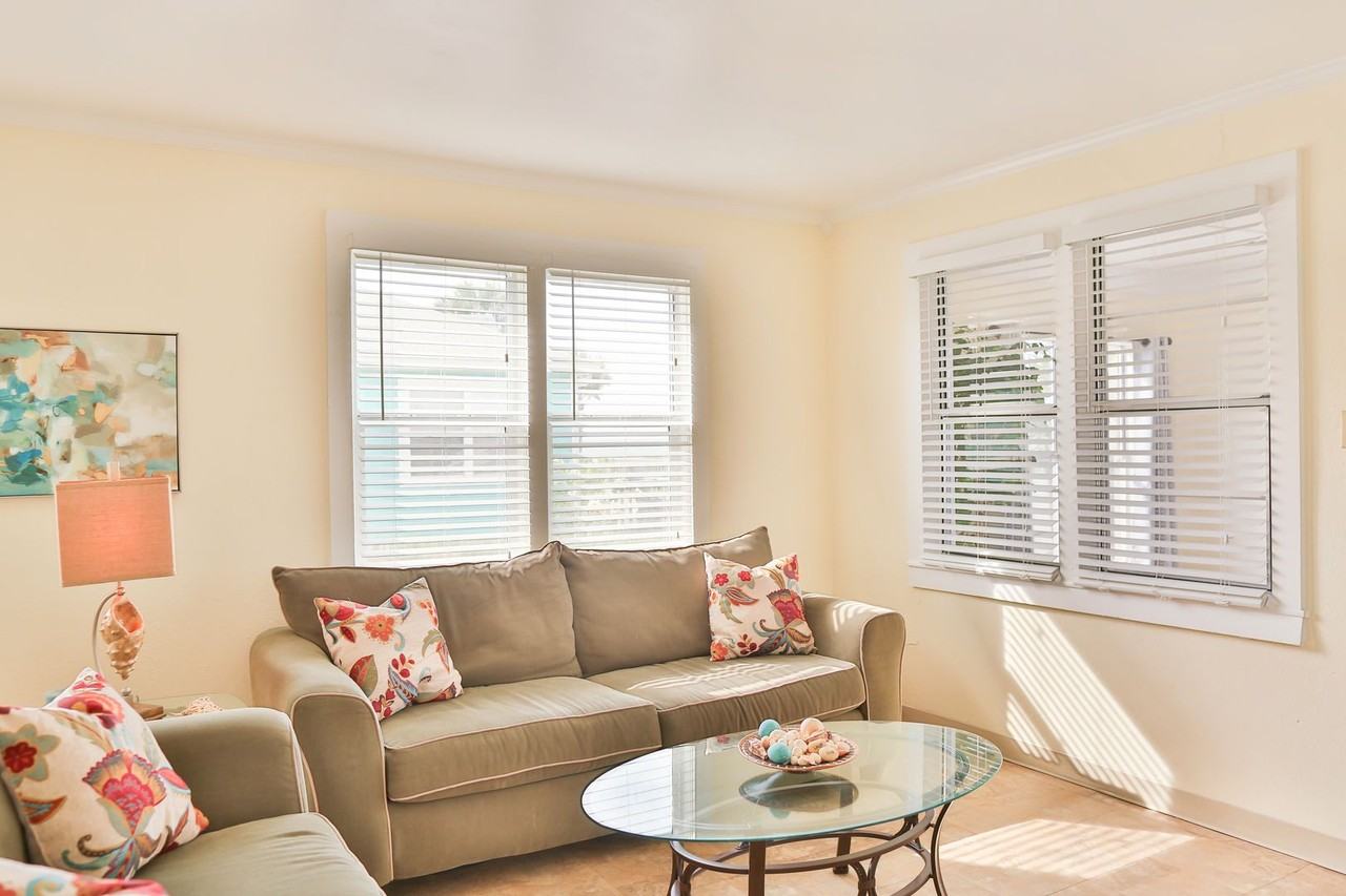 13307 Oleander Dr - Photo 4 of 40