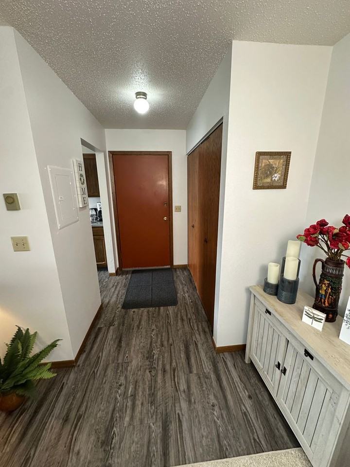 Welcome to 1120 Loy Avenue in Wahpeton, ND! - Photo 2 of 27