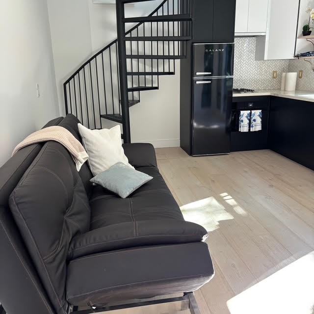 1031A Almanor Ave #NA - Photo 2 of 16