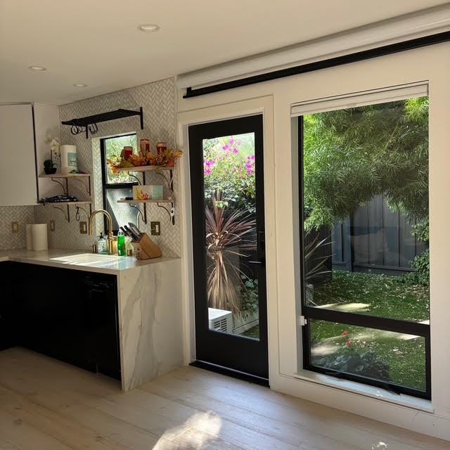 1031A Almanor Ave #NA - Photo 3 of 16
