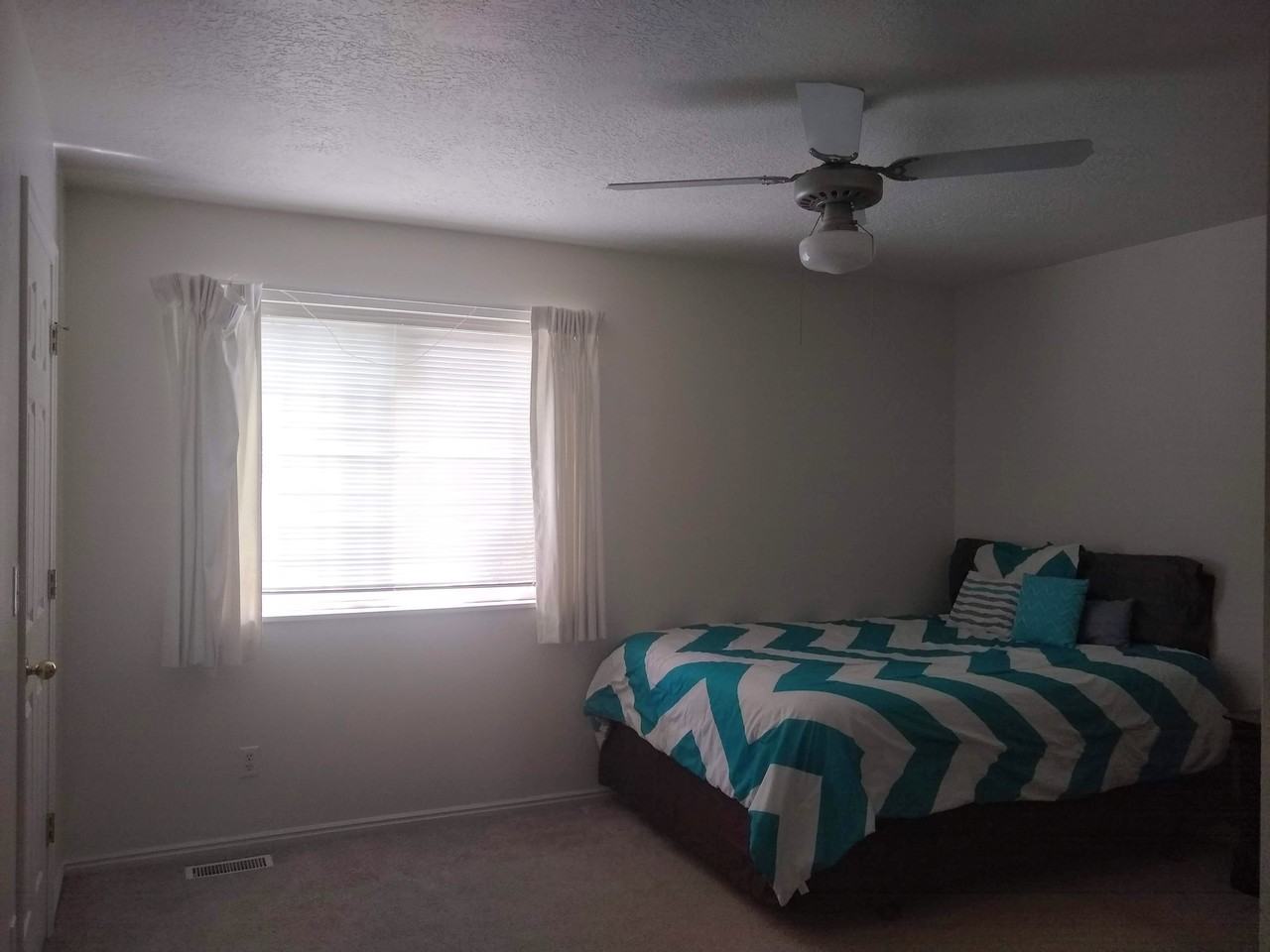 218 Stirling Pl - Photo 6 of 13