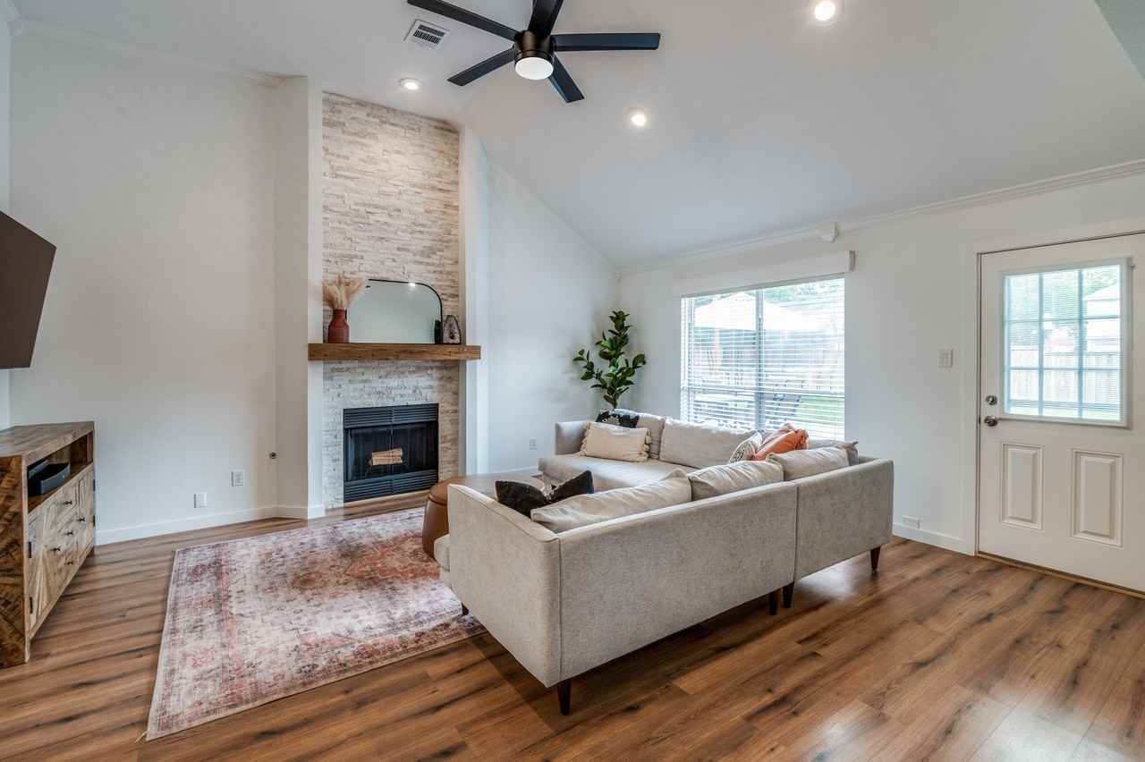 825 Clearlake Dr #NA - Photo 3 of 20