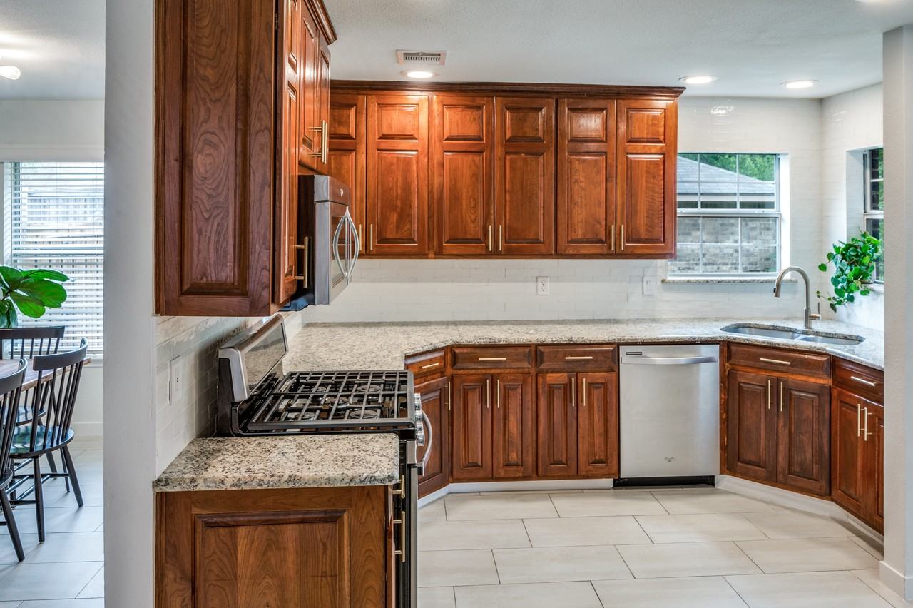 825 Clearlake Dr #NA - Photo 6 of 20
