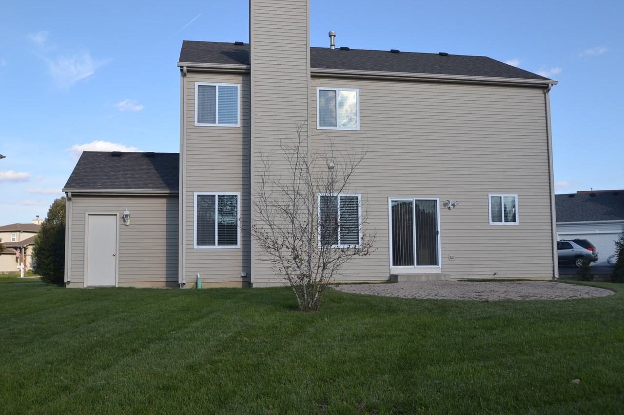 1212 Water Stone Cir - Photo 3 of 15