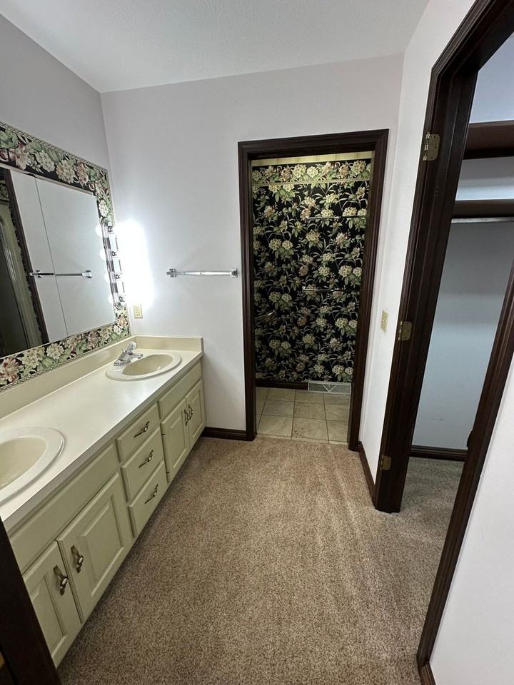 1512 Winsted Dr - Photo 3 of 14