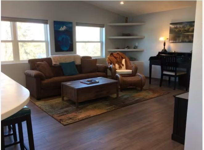 1067 Sioux Street - Photo 2 of 9