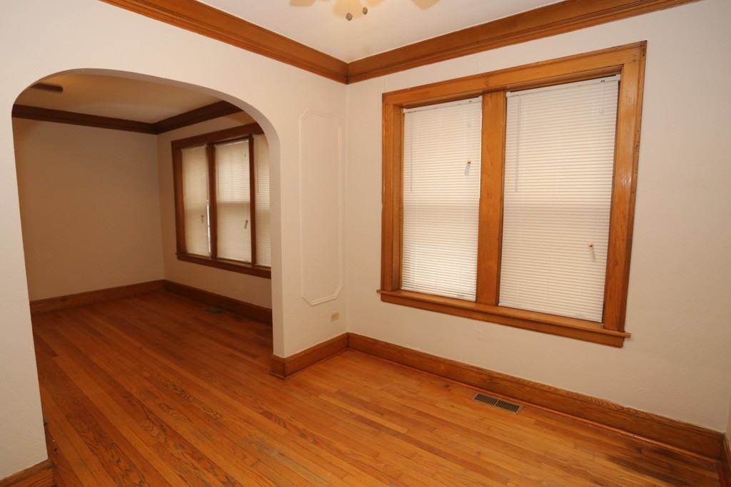 3842 3842 44 N. Bernard St. #3844-1A - Photo 3 of 17