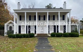 2205 Country Club Drive - Photo 1 of 1