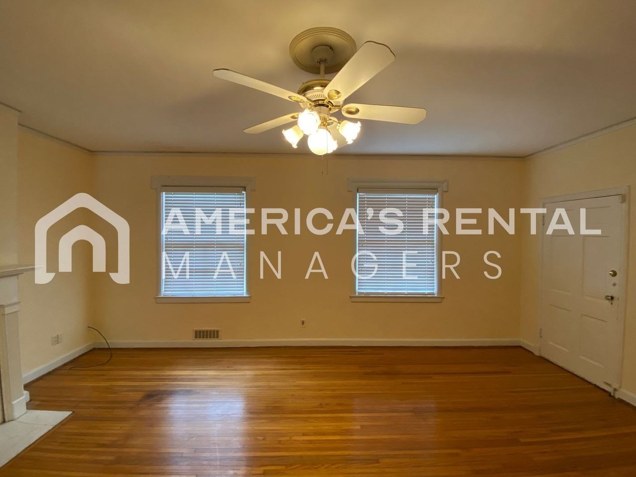 2205 Country Club Dr - Photo 7 of 31