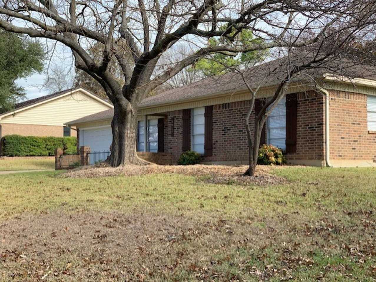 3917 Van Deman Dr - Photo 2 of 27