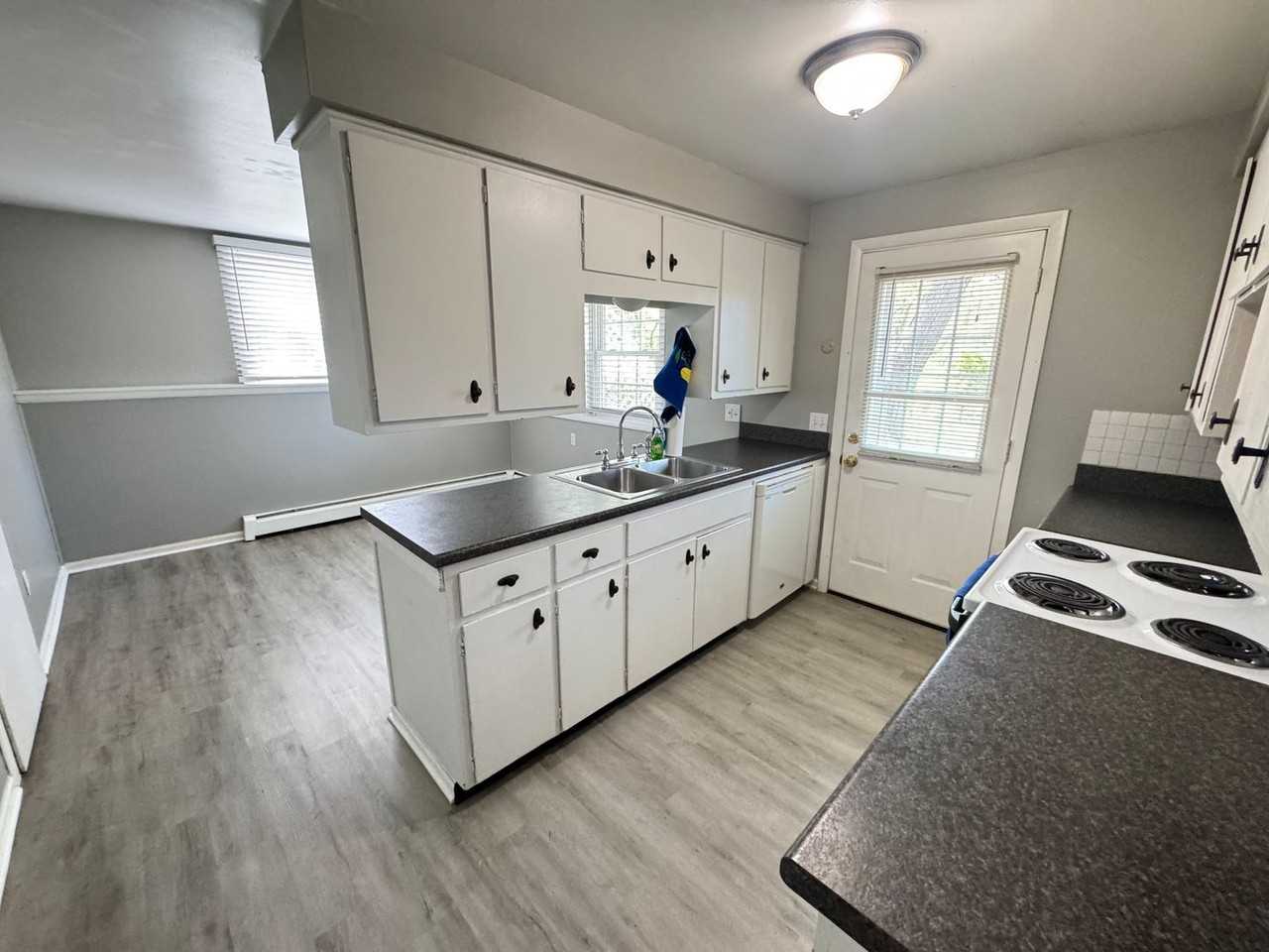 11139 Mountain Ash Ave Nw - Photo 2 of 33