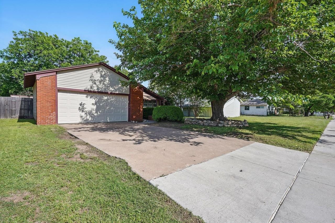 3333 Sayles Blvd - Photo 3 of 23
