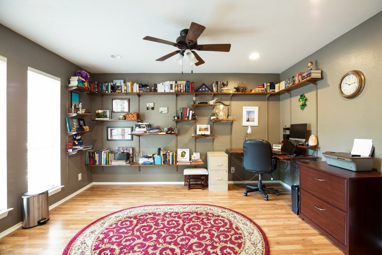 8801 Dawnridge Cir - Photo 2 of 21