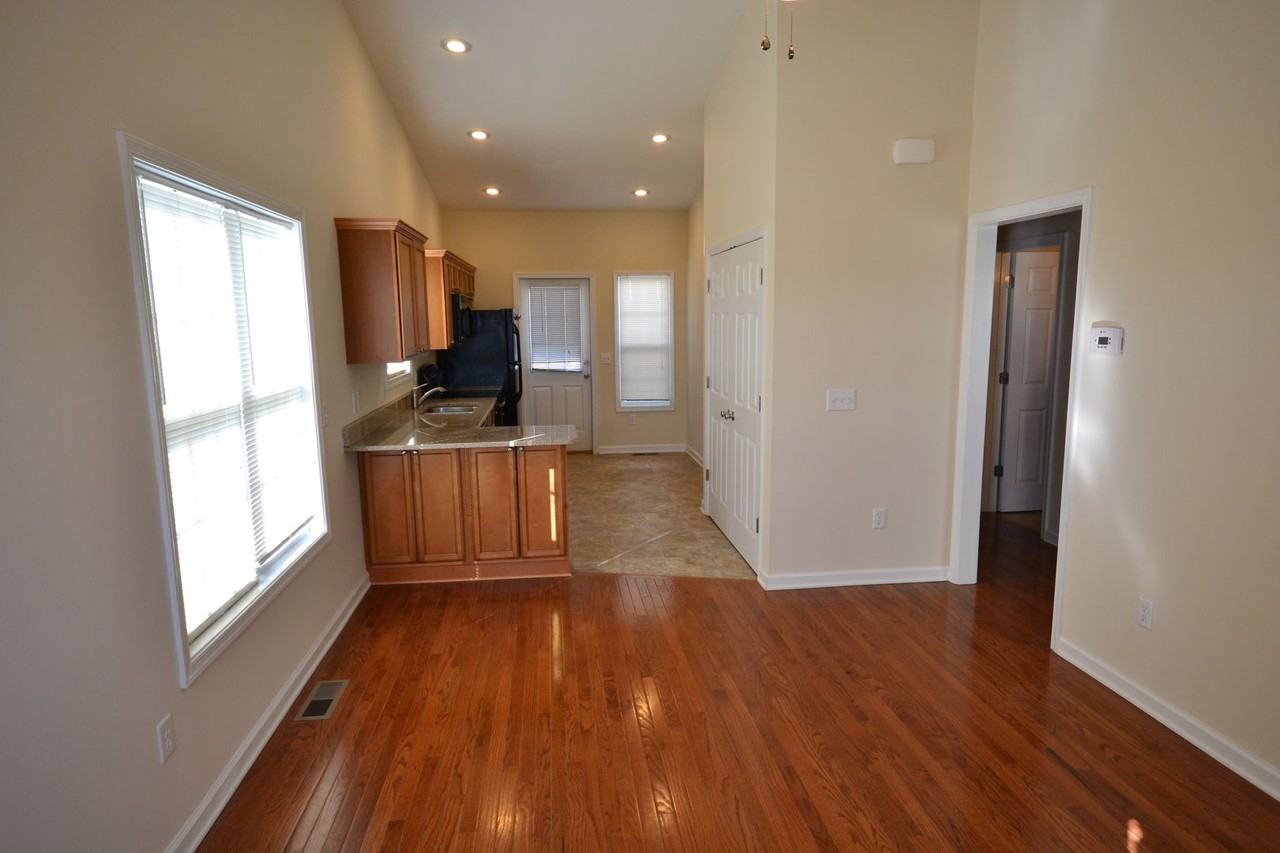 1809 Willow Hill Dr - Photo 3 of 12