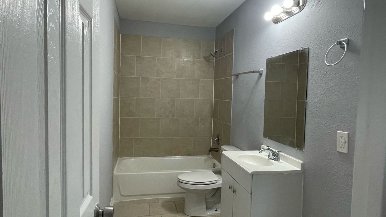 3821 Wipprecht St #A - Photo 7 of 10