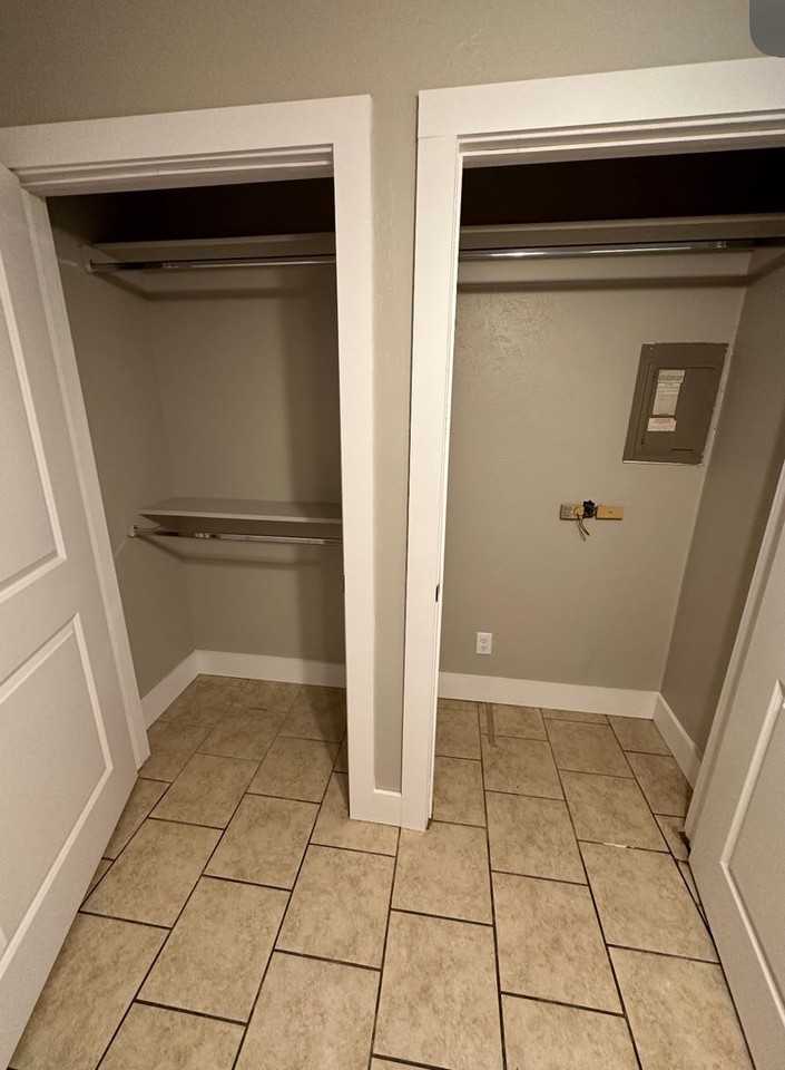 3700 Governor Harris Dr - Photo 4 of 12