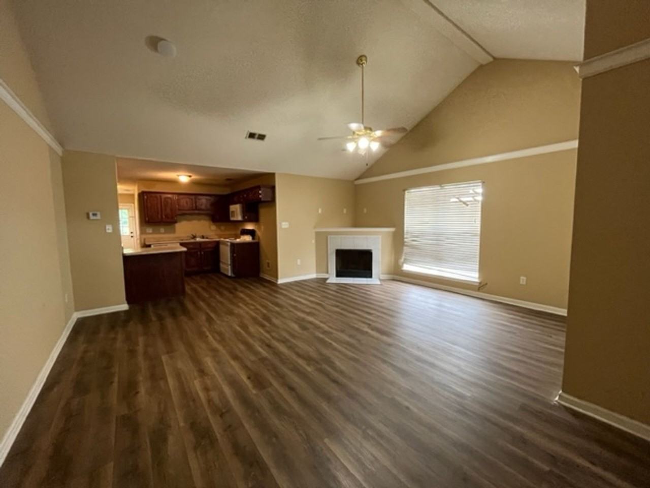 3775 Iron Horse Dr - Photo 2 of 9