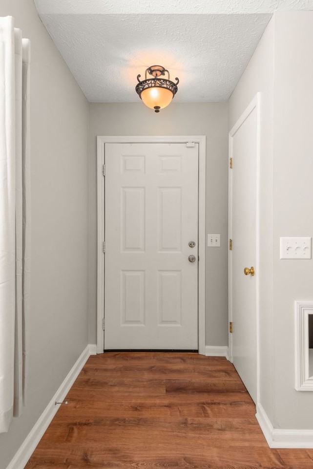 4232 Chesney Glen Dr - Photo 2 of 32