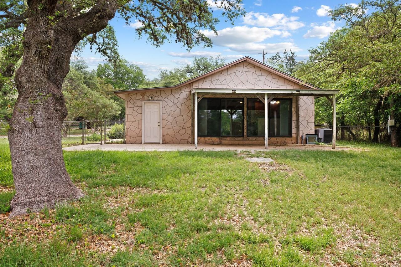 9423 Aqua Dr - Photo 2 of 26