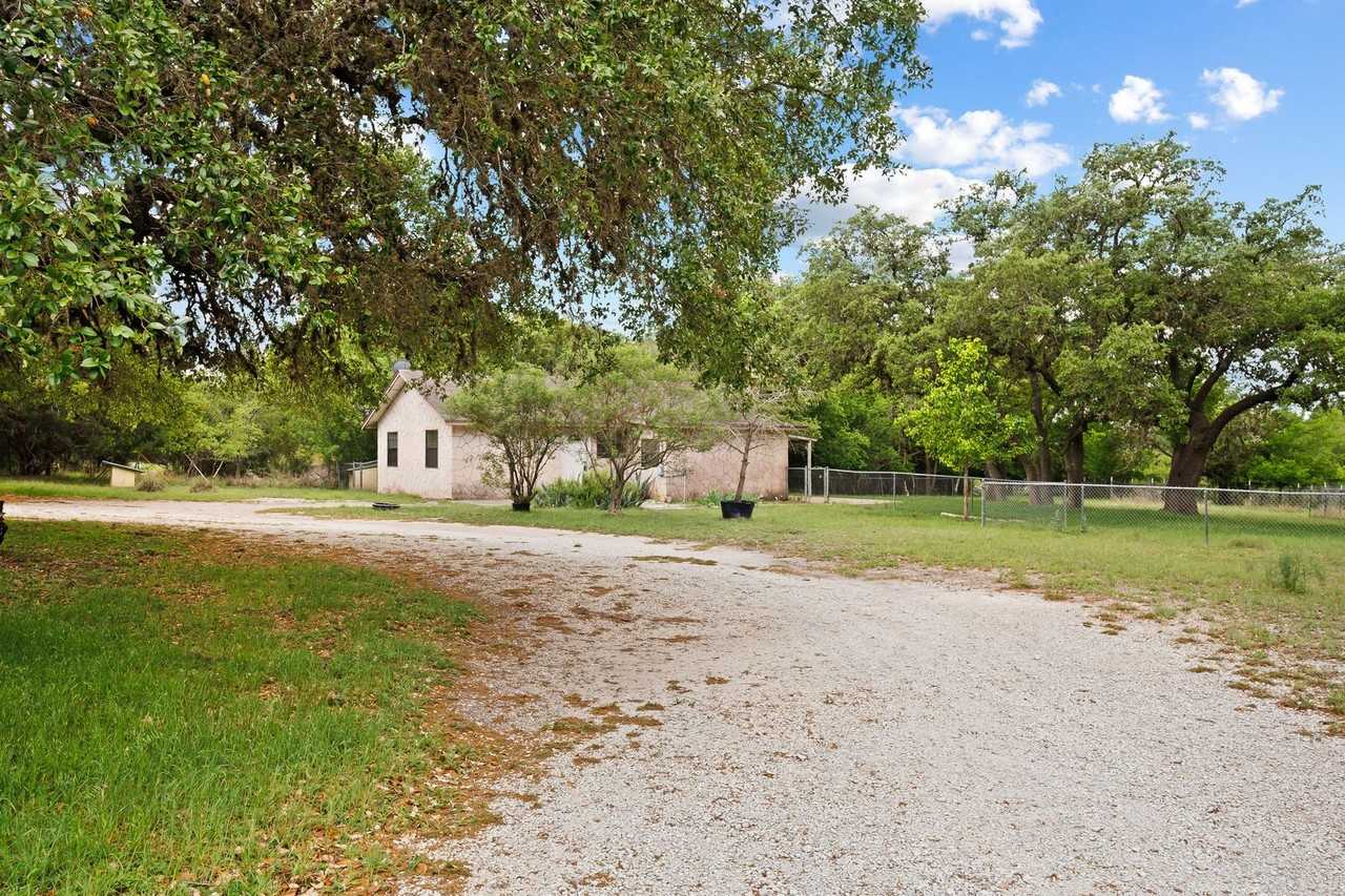 9423 Aqua Dr - Photo 3 of 26
