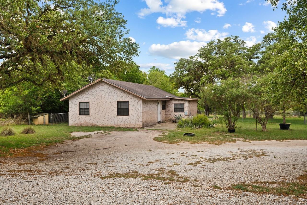 9423 Aqua Dr - Photo 4 of 26