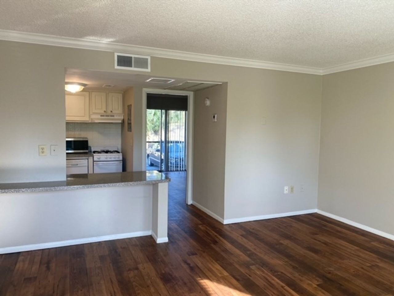 139 Oyster Bay Cir - Photo 3 of 29