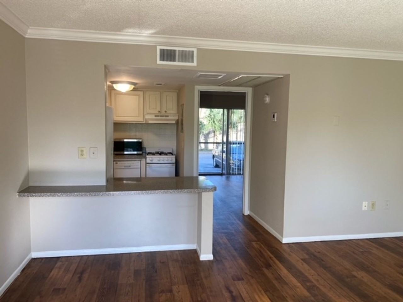 139 Oyster Bay Cir - Photo 4 of 29
