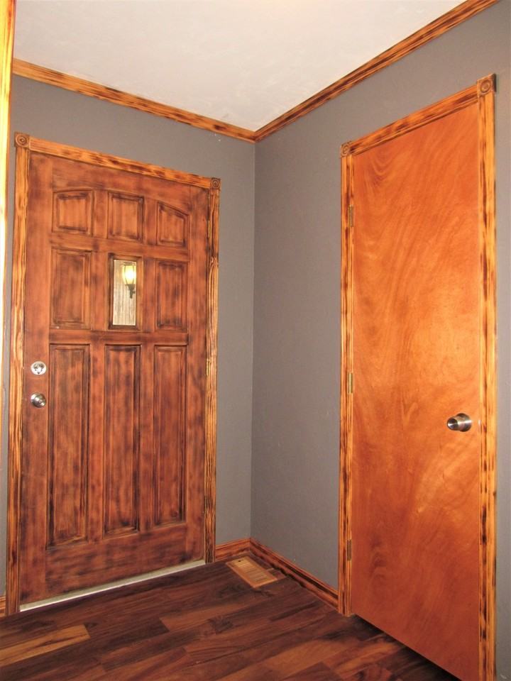 10432 Fairfax Ln - Photo 2 of 22