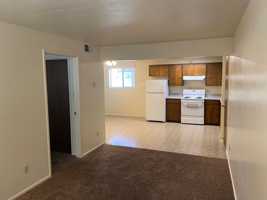 featured image of 600 W Fresquez Dr