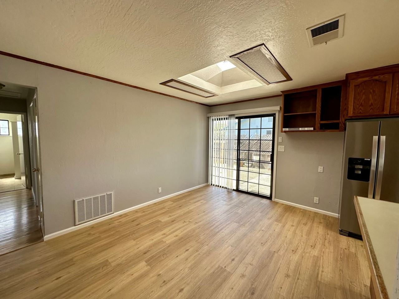 5489 Curtis St - Photo 3 of 11