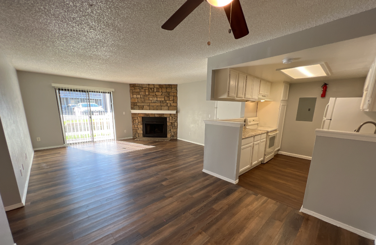 18105 E Ohio Ave #104 - Photo 4 of 19