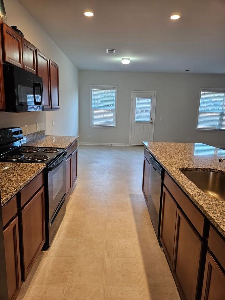 1921 Zonny Moss Dr - Photo 6 of 29