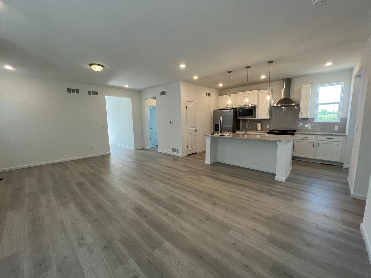 814 Emerson Blvd - Photo 5 of 19